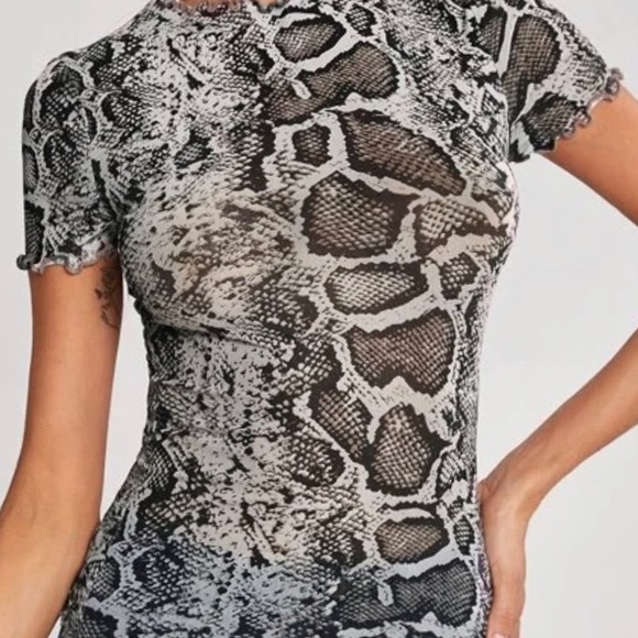 Gwendolyn Woman’s Multicolored Snakeskin Top - Picture 7 of 9